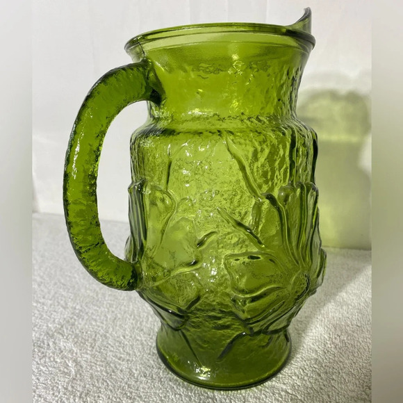 Vintage Anchor Hocking Avocado Green Textured Rain Flower Glass Pitcher - Picture 4 of 12